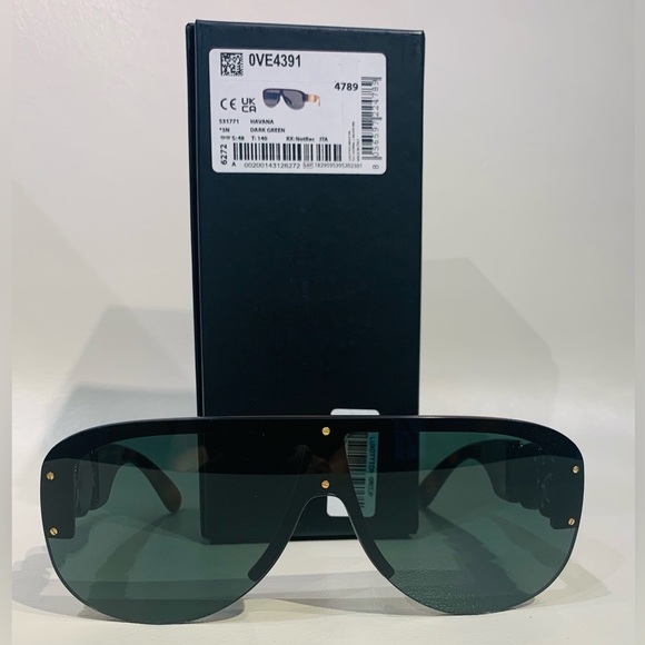 New Men’s Versace Sunglasses - Picture 5 of 9